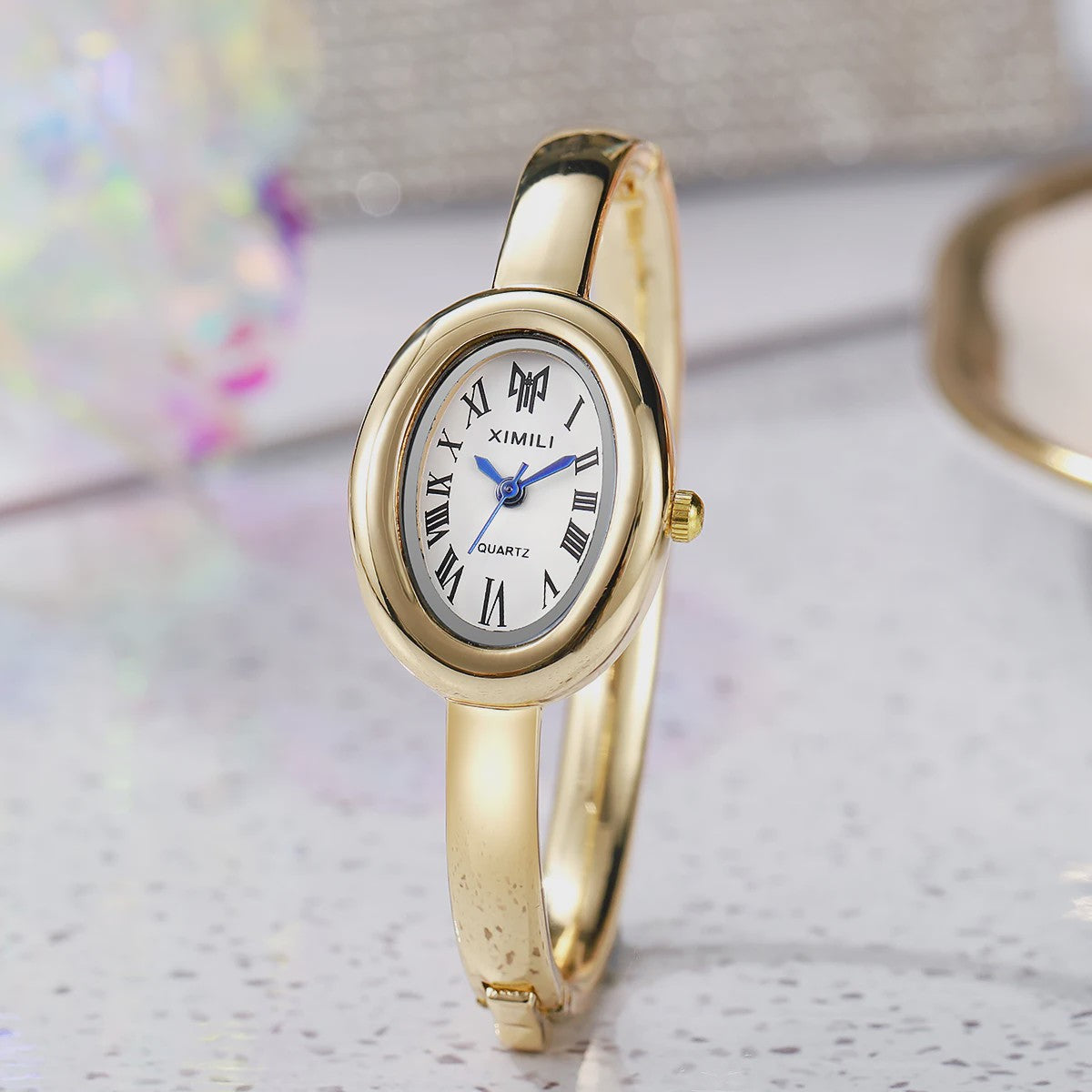 Luxe Dameshorloge met Strass en Gouden Afwerking - Elegant Quartz Polshorloge