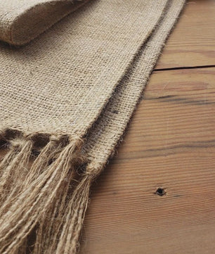 Natuurlijke Jute Tafelrunner met Franjes - Sfeervolle Decoratie voor Kerst en Bruiloft