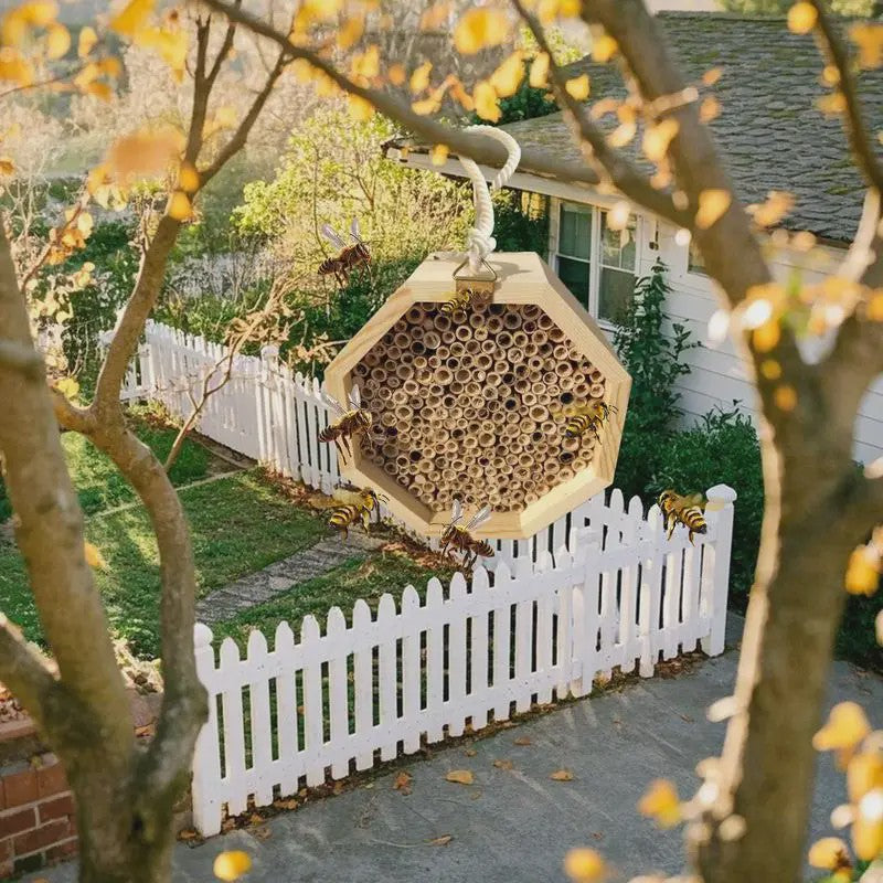 Houten Bijenhotel voor Tuin & Balkon - Vriendelijk voor Bijen en Vlinders