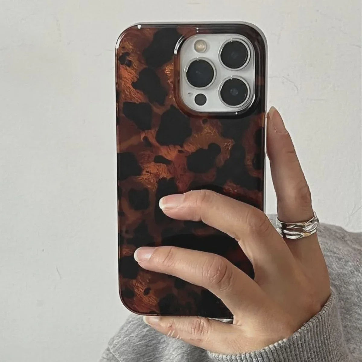 Retro Amber & Luipaard Print Hoesje voor iPhone - Stijlvolle Bescherming