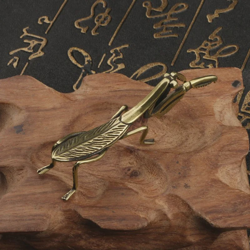 Antiek Messing Bidsprinkhaan Ornament - Miniatuur Insectbeeldje voor Bureau & Feng Shui