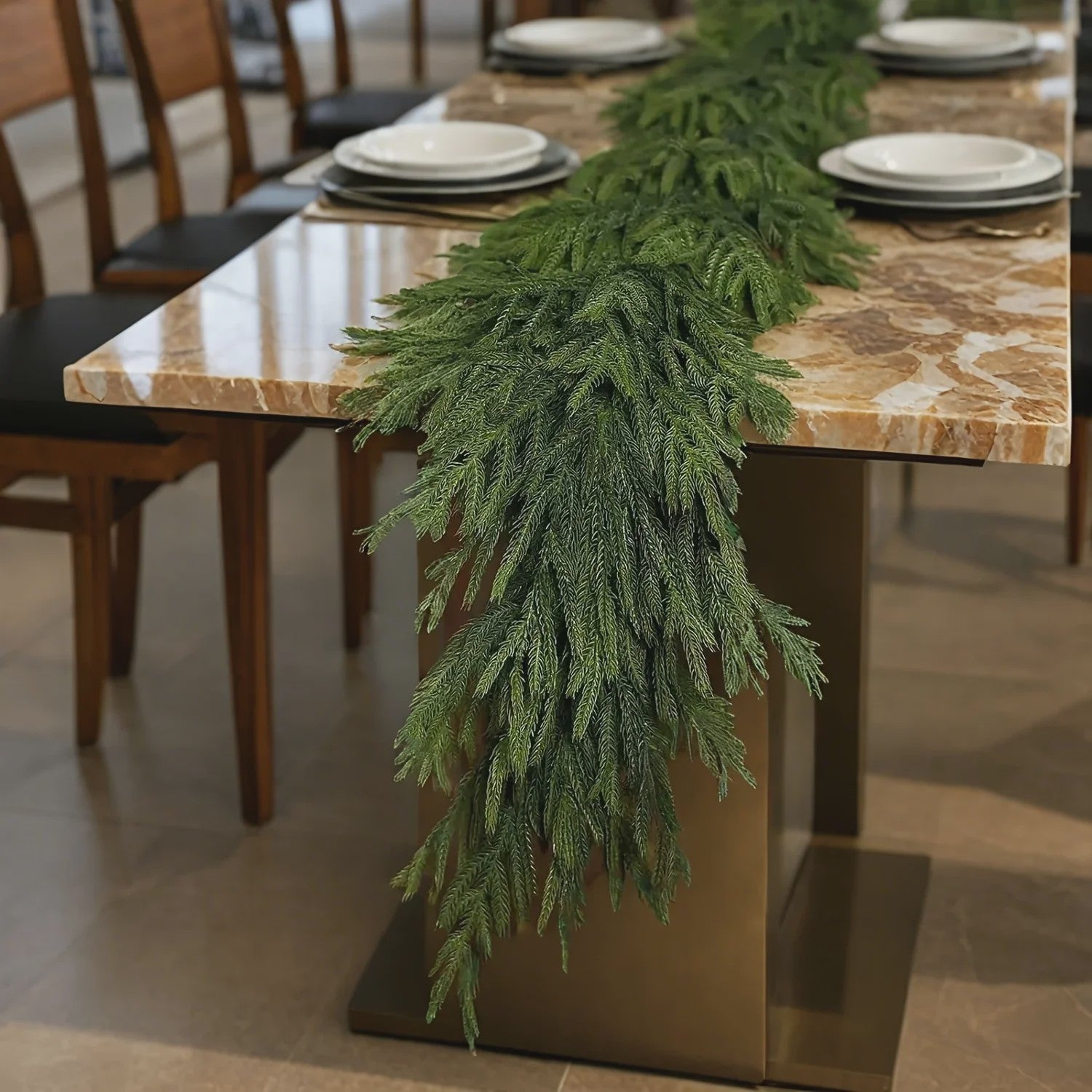 Kunstkerstkrans Norfolk Den: Luxe Groene Slinger voor Deur, Muur & Tafel - Kerstdecoratie