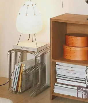 Scandinavische Metalen Bijzettafel - Minimalistisch Design met Boek- en Tijdschriftenopslag