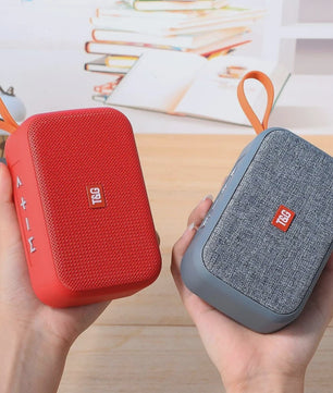 Draagbare Bluetooth Speaker met Subwoofer, FM Radio & AUX - Outdoor Muziek Box