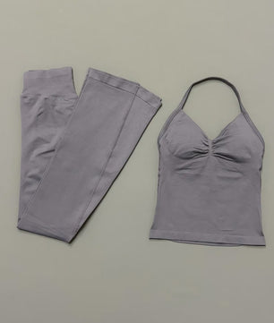 Dames Sportset: Seamless Strappy Top met Ruches & Butt Lifting Flare Leggings