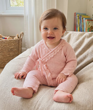 Gebreide Baby Romper met Kanten Rand en V-hals - Jumpsuit voor Jongens & Meisjes
