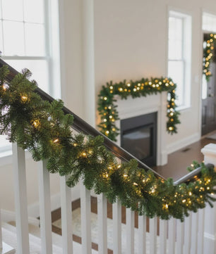 Luxe Kerstguirlande 2.7M Kunstdennen met Pijnappels - Sfeervolle Decoratie
