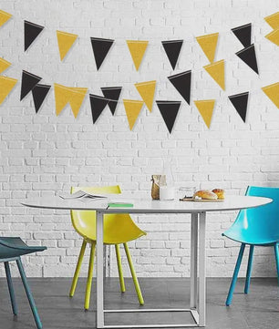 Zwarte en Gouden Driehoek Vlaggenlijn - Feestelijke Banner voor Verjaardag, Bruiloft & Feestdecoratie