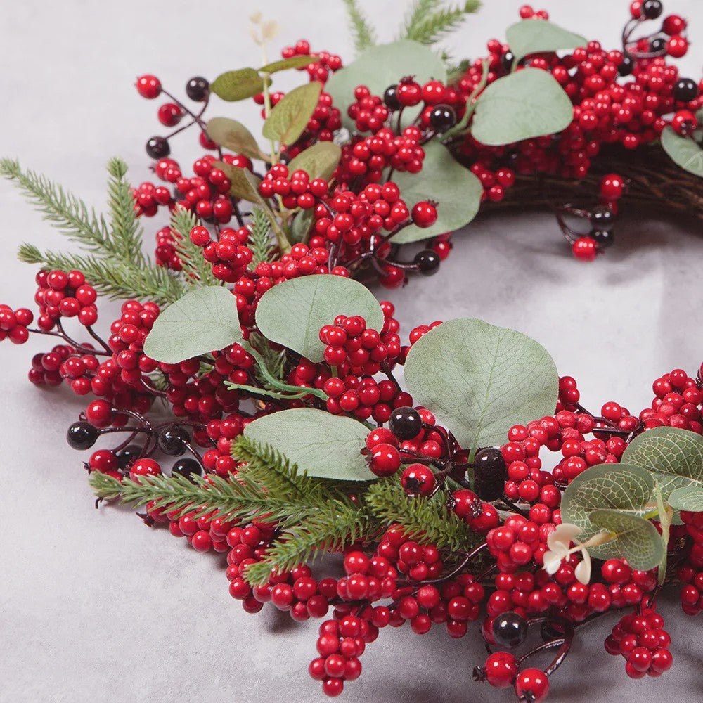 Handgemaakte Kerstkrans met Rode Bessen voor Buiten - Winter Decoratie