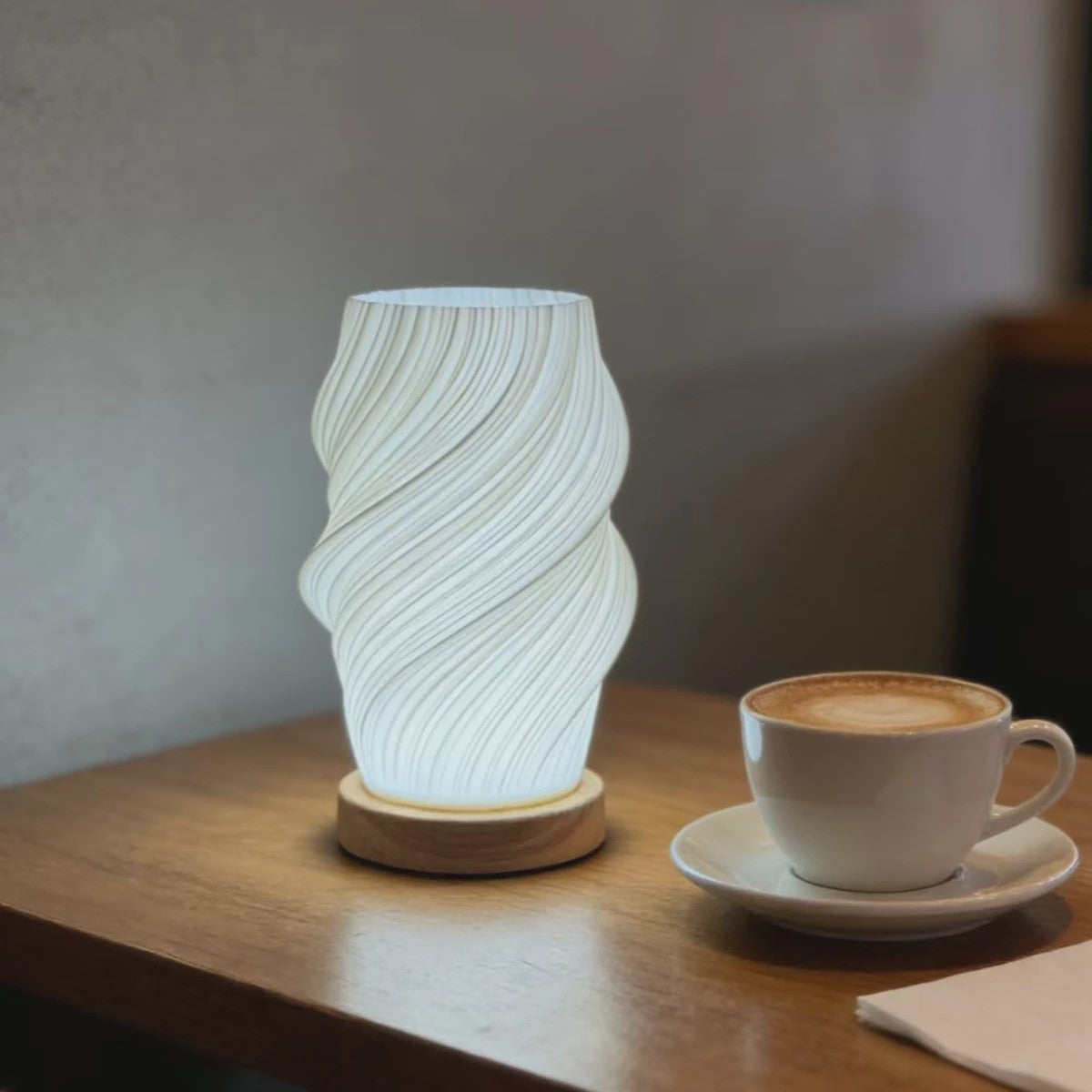 Nordic LED Tafellamp met 3 Kleurtemperaturen & USB-aansluiting