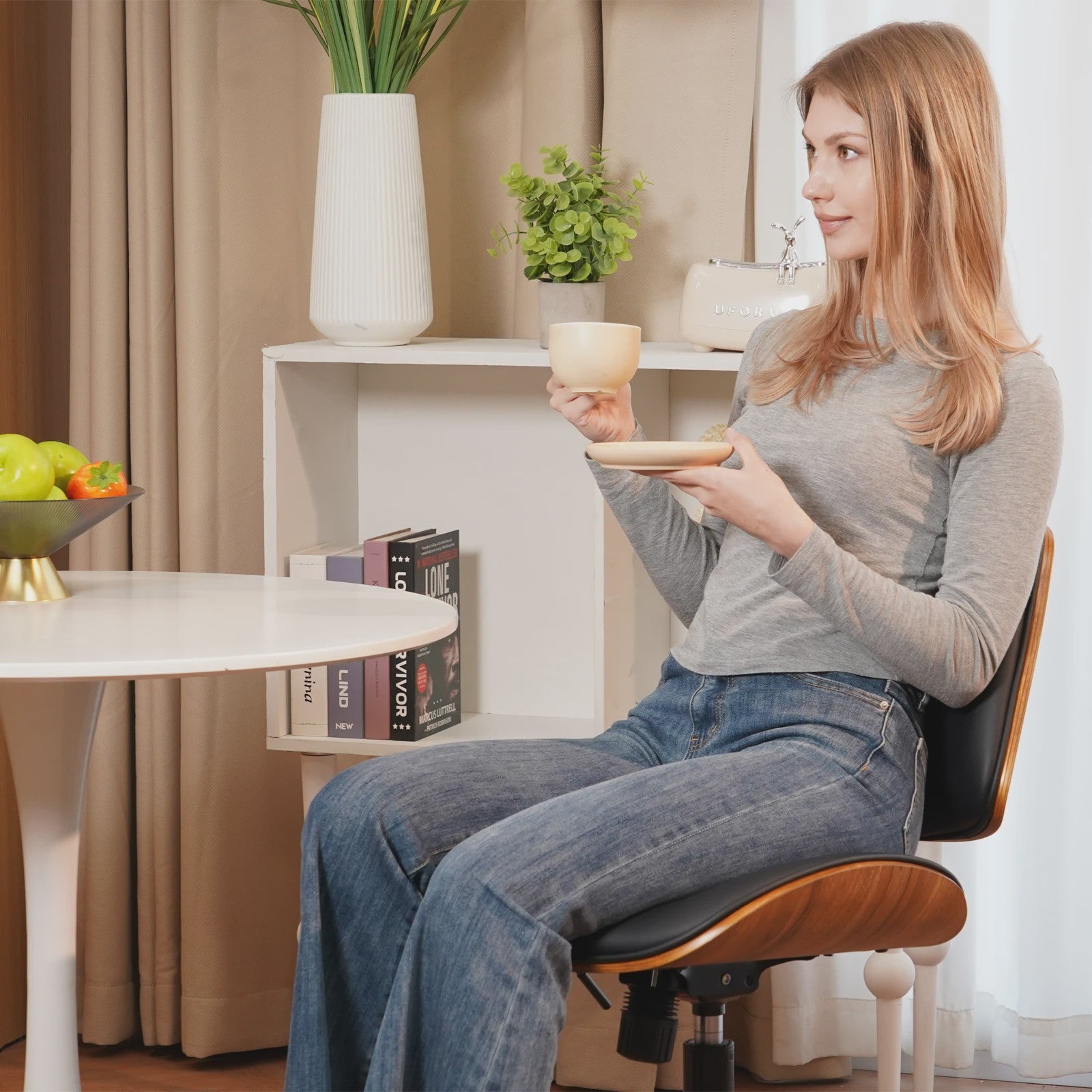 Ergonomische Bureaustoel met Walnoot Finish en Comfortabele Zitting