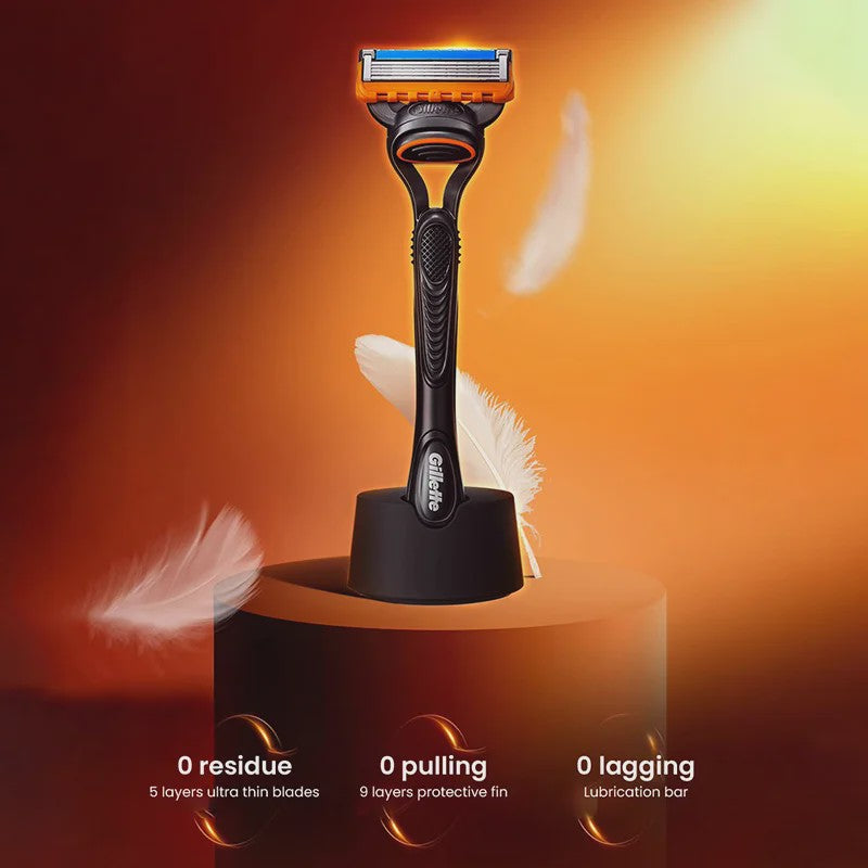 Gillette Fusion5 Scheermes Set: Handmatig Scheermes met 5 Lagen Mesjes, Handvat, 2 Reservemesjes en Standaard