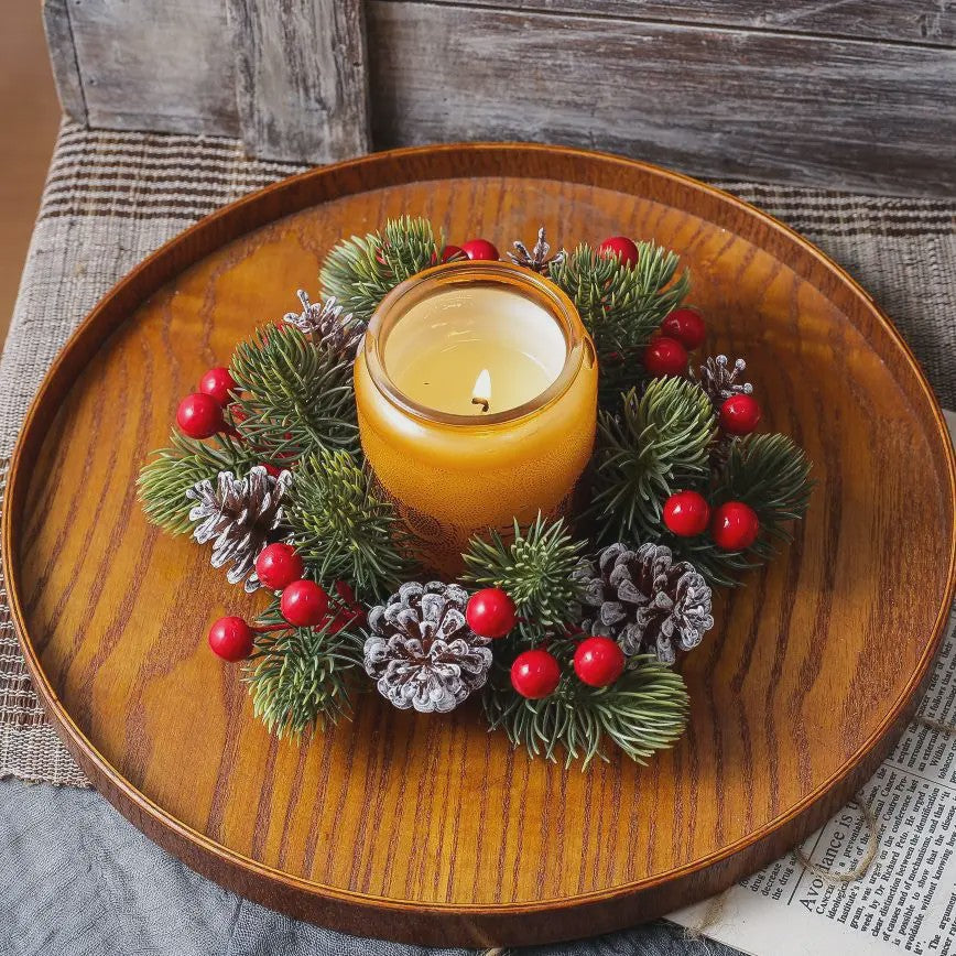 Kerstkrans met Kunstbessen, Dennenappels en Kaarsenring - Sfeervolle Tafeldecoratie voor Kerst