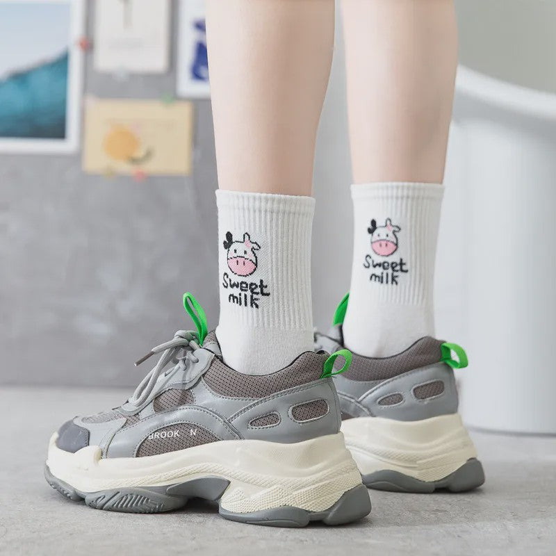 Schattige Koeienprint Sokken voor Dames & Meisjes - Trendy Streetwear & Casual Stijl