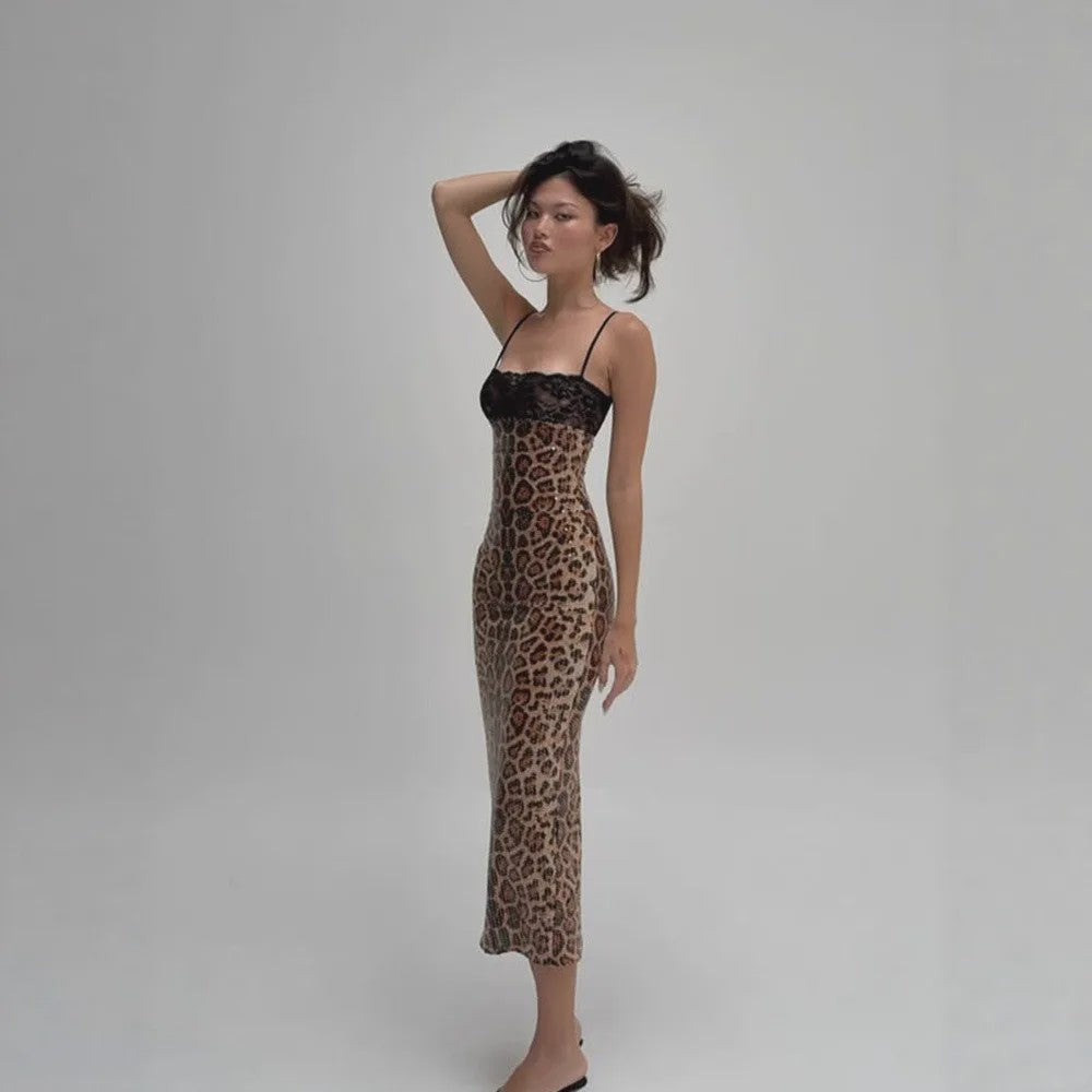 Luxe Leopard Print Jurk met Kant en Pailletten - Feestelijk & Sexy