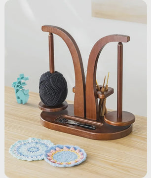 Houten Garenhouder met 2 Roterende Spindels & Opbergvak - Ideaal voor Breien en Haken