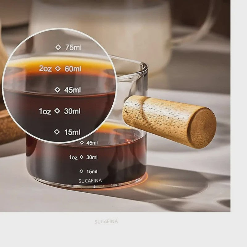 Glazen Espresso Maatbeker 75ml met Dubbele Uitloop en Houten Handvat - Barista Accessoire