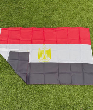 Egyptische Vlag 150x90cm met Adelaar - Duurzaam Polyester voor Binnen en Buiten