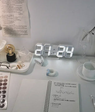 Moderne Digitale Wandklok met LED Display - Stijlvol en Functioneel voor Elk Interieur