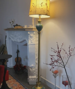 Luxe Retro Vloerlamp met Stoffen Kap en Handig Bijzettafeltje