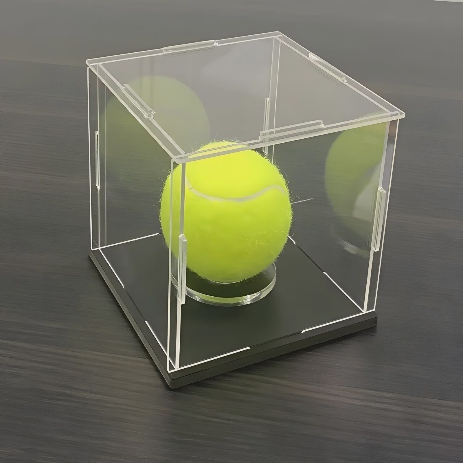 Acryl Display Box met Bodemplaat - Stofvrij Presenteren van Sportballen