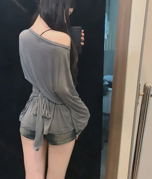 Dames Oversized T-shirt met Lange Mouwen en Off-Shoulder Design - Sexy Bandage Detail