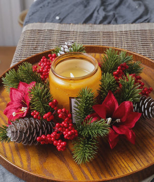 Kerst Krans met Bessen, Denneappels en Kaarsenhouder - Tafeldecoratie