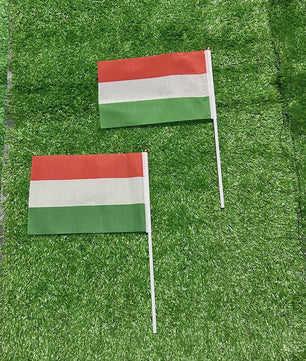 Hongaarse Vlaggetjes 14x21cm met Stok - Feest, Sport & Decoratie