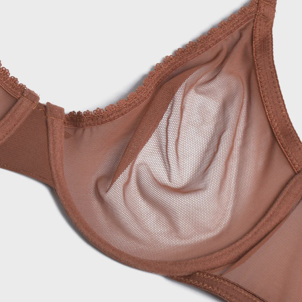 Luxe Kanten Lingerie Set: Transparante BH met Grote Cup en Bijpassende Slip