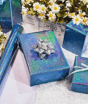 Holografisch Sterren Cadeaupapier Blauw - Glanzend & Feestelijk