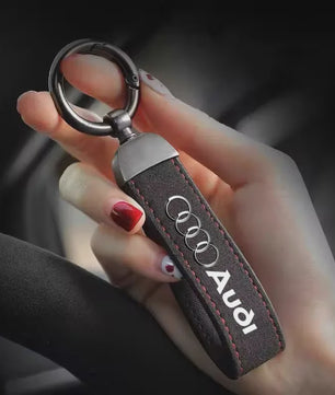 Luxe Audi Suede Sleutelhanger met Metalen Gesp - Stijlvolle Auto Accessoire