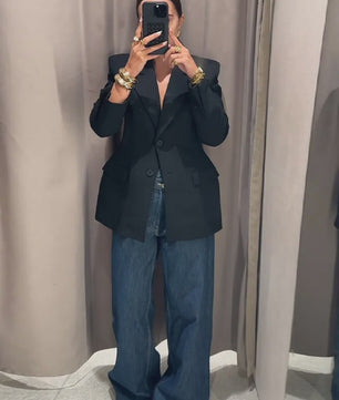 Chique Dames Blazer met Schoudervullingen en Split – Lente 2025 Collectie