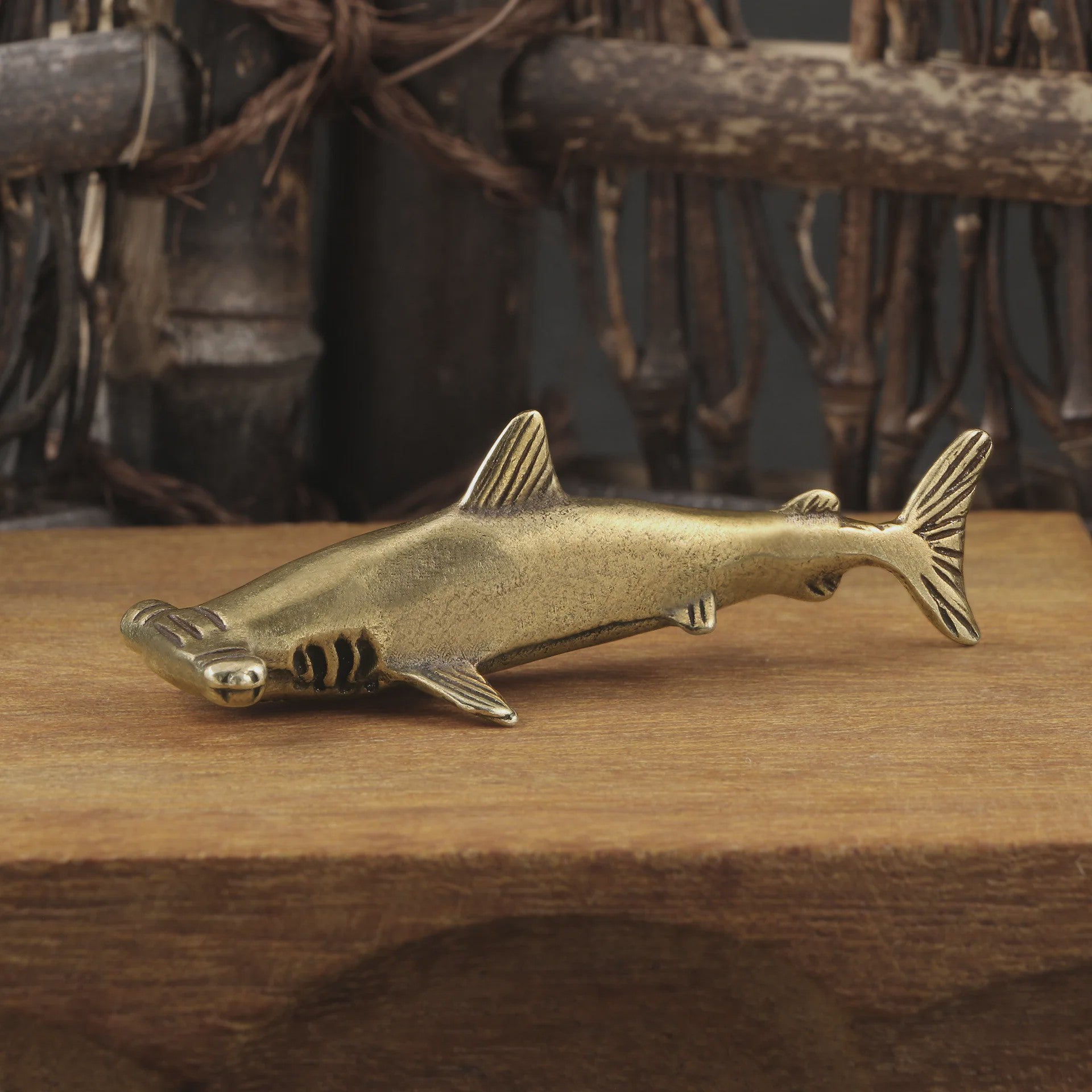 Bronzen Hamerhaai Figuur - Decoratieve Marine Souvenir voor Bureau