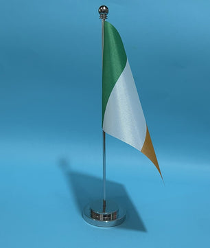 Ierse Bureauvlag 14x21cm - Polyester Vlag van Ierland voor Bureau Decoratie
