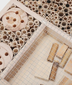 Houten Insectenhotel voor Tuin - Veilig Bijenhotel met Diverse Tunnels