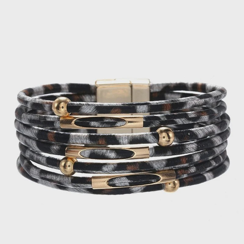 Luxe Leren Armband met Luipaardprint en Goudkleurige Accenten - Multi-Layer