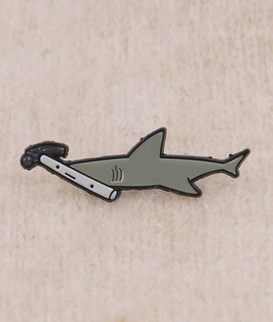 Grappige Haai Emaille Pin Broche - Unieke Accessoire voor Rugzakken, Tassen & Kleding