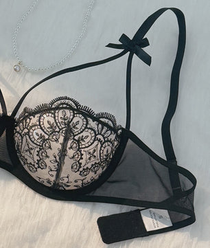 Zwarte Comfortabele 2-delige Lingerieset met Strikjes en Semi-transparant Kant