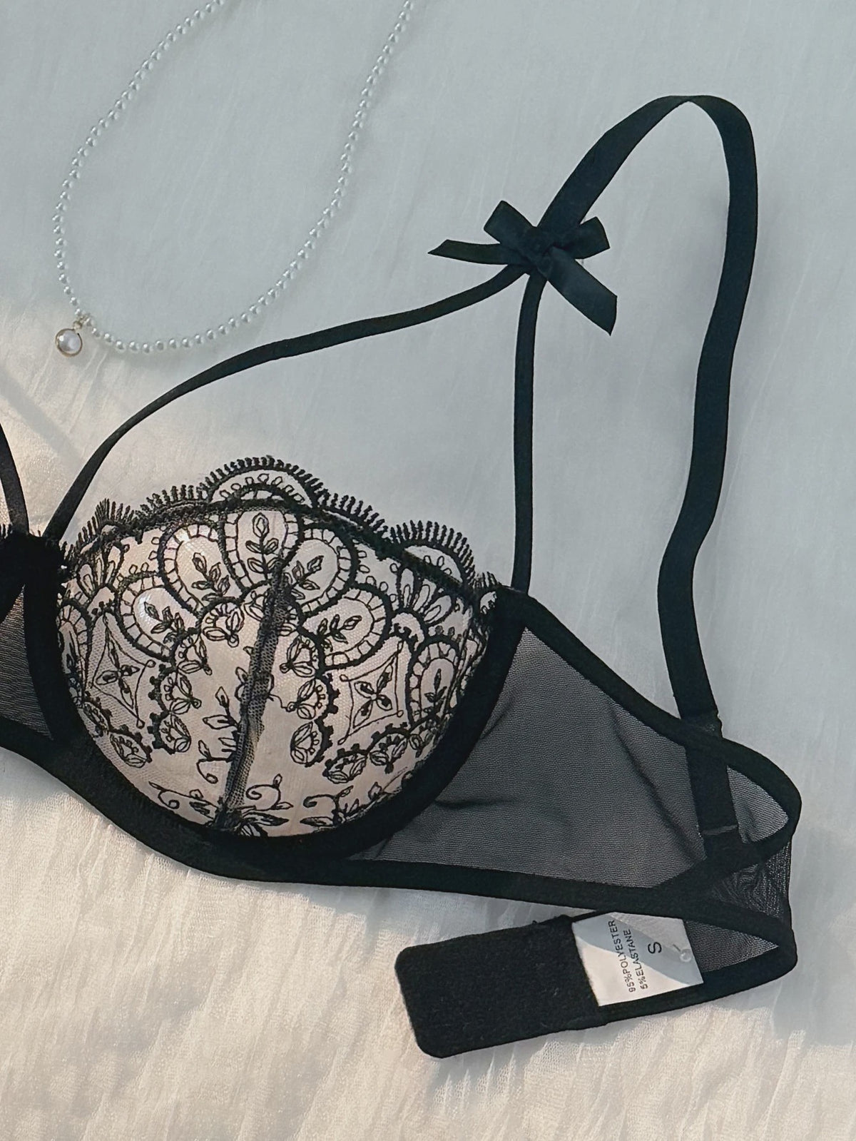 Zwarte Comfortabele 2-delige Lingerieset met Strikjes en Semi-transparant Kant
