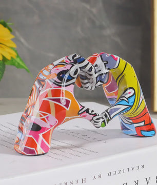 Hart Handen Sculptuur - Unieke Resin Decoratie met Abstracte Print