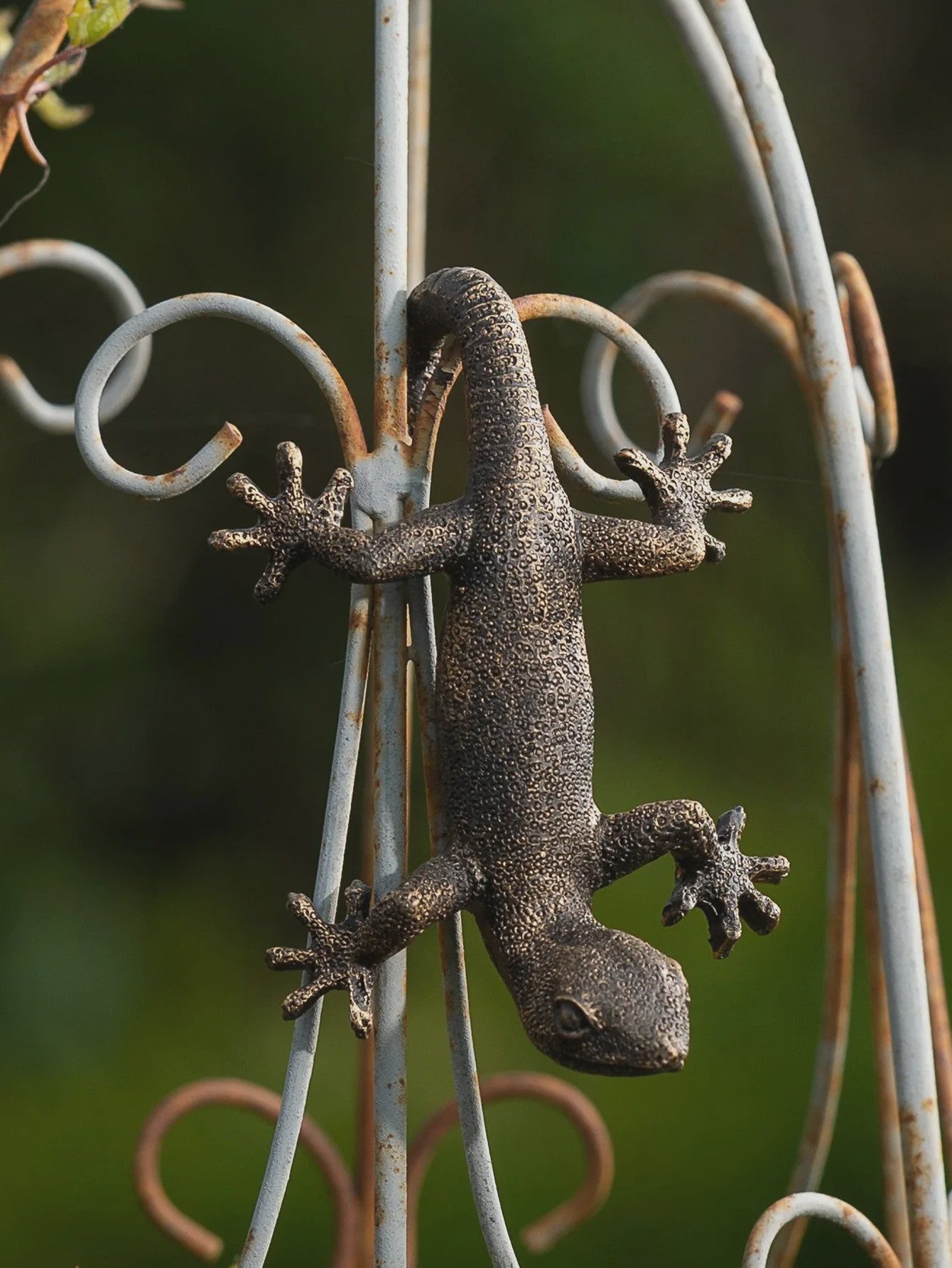 Decoratieve Hangende Gecko Figuur voor Plantenbakken - Tuin en Terras Decoratie