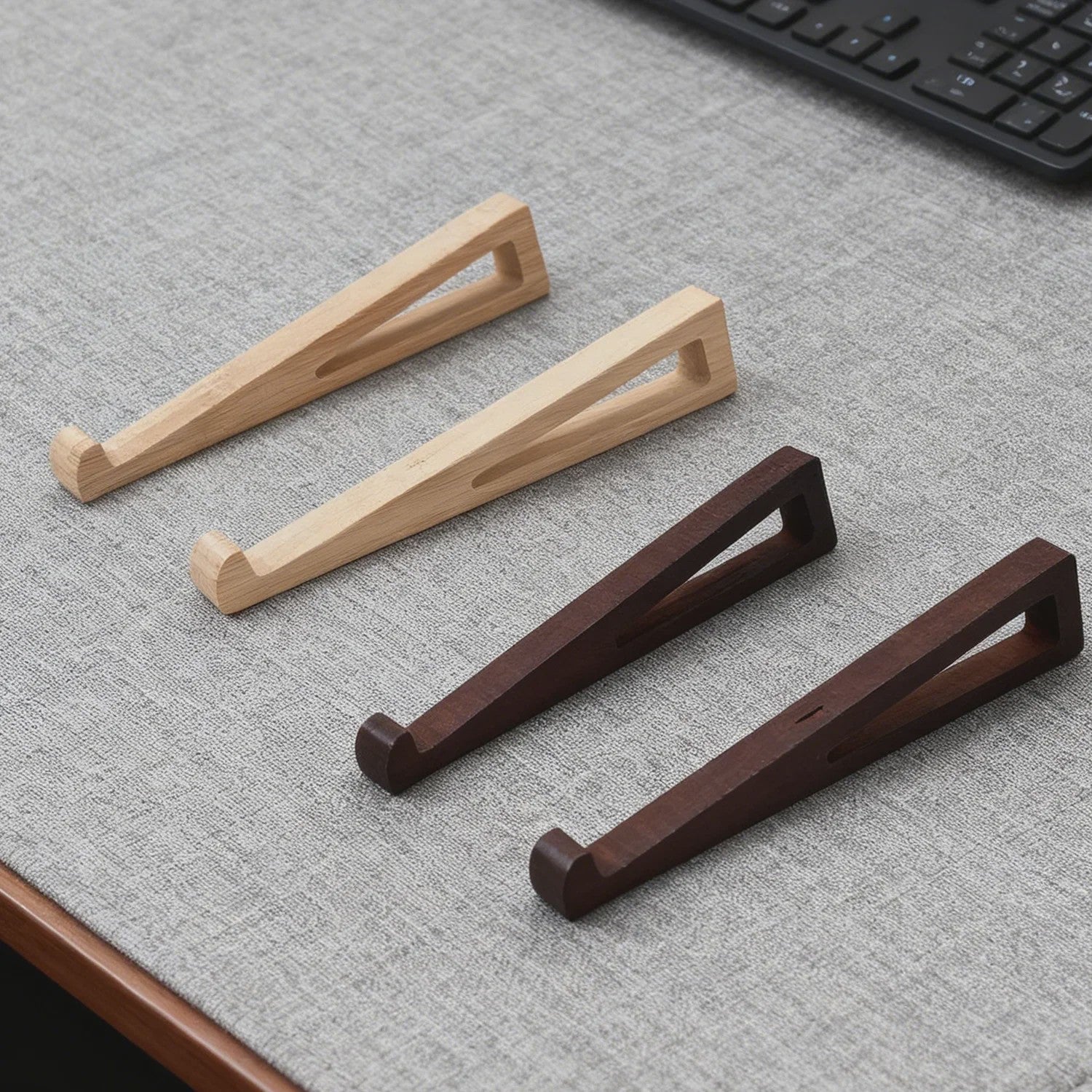 Houten Laptop Standaard - Verhoogt en Koelt je Notebook
