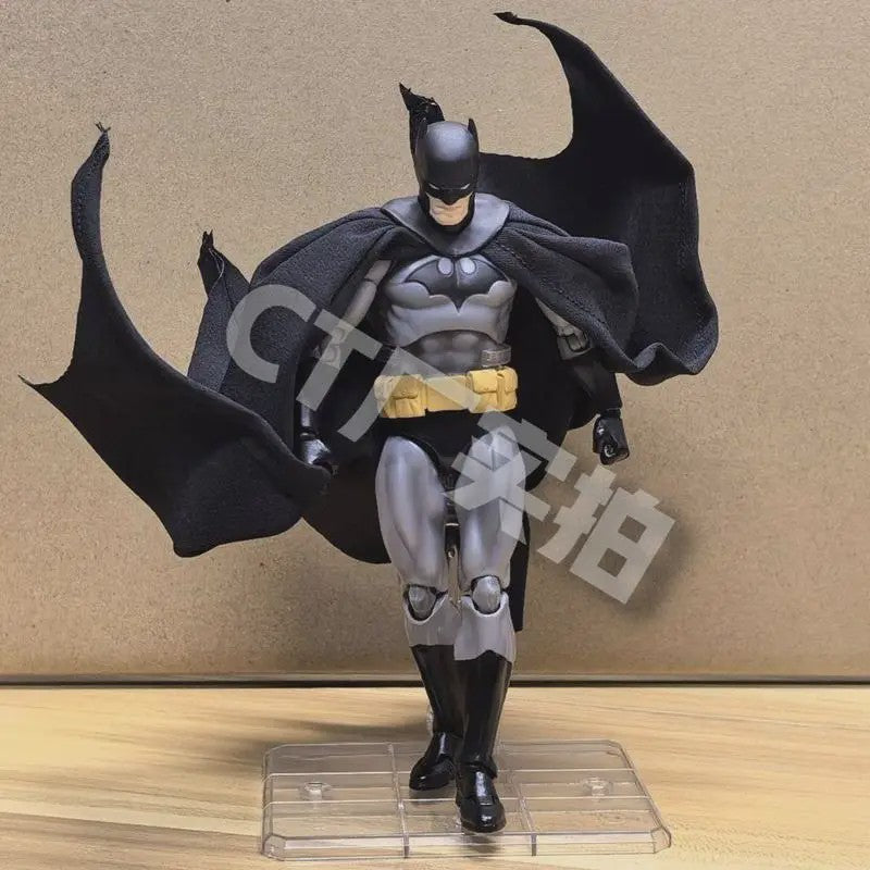Batman Actiefiguur Mafex 126 - Justice League "Hush" Collectible Figurine