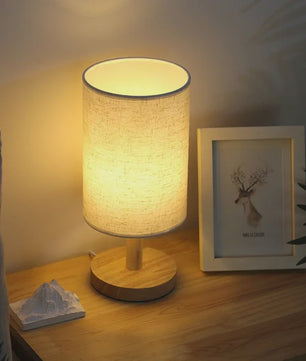 Sfeervolle LED Tafellamp met Houten Basis & Stoffen Kap - Dimbare Nachtlamp USB