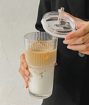 Glazen Koffiebeker met Ribbelpatroon, Deksel & Rietje - 600ML