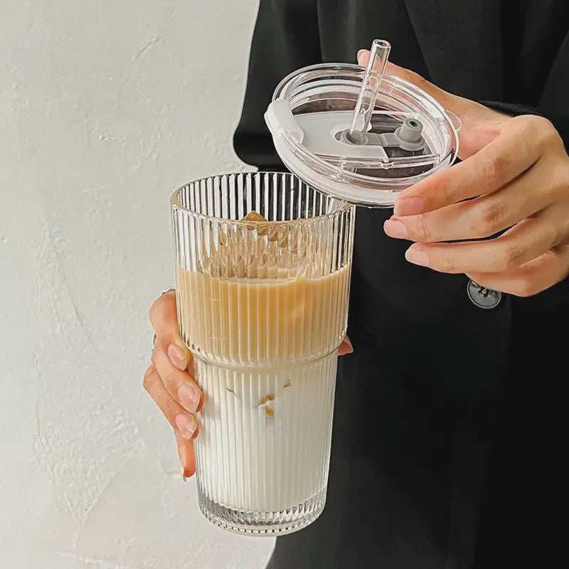 Glazen Koffiebeker met Ribbelpatroon, Deksel & Rietje - 600ML