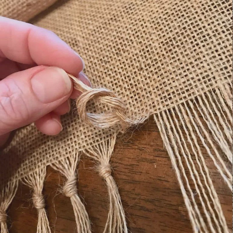 Natuurlijke Jute Tafelrunner met Franjes - Sfeervolle Decoratie voor Kerst en Bruiloft
