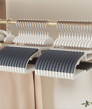 Set van 10 Antislip Kledinghangers - Multifunctioneel & Duurzaam voor Slaapkamer en Kast