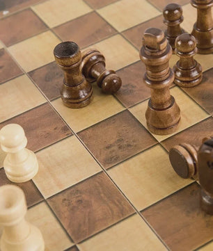 3-in-1 Houten Schaken, Dammen en Backgammon Spel - Draagbaar en Opvouwbaar
