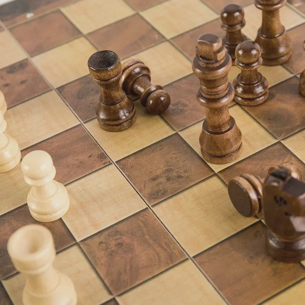 3-in-1 Houten Schaken, Dammen en Backgammon Spel - Draagbaar en Opvouwbaar